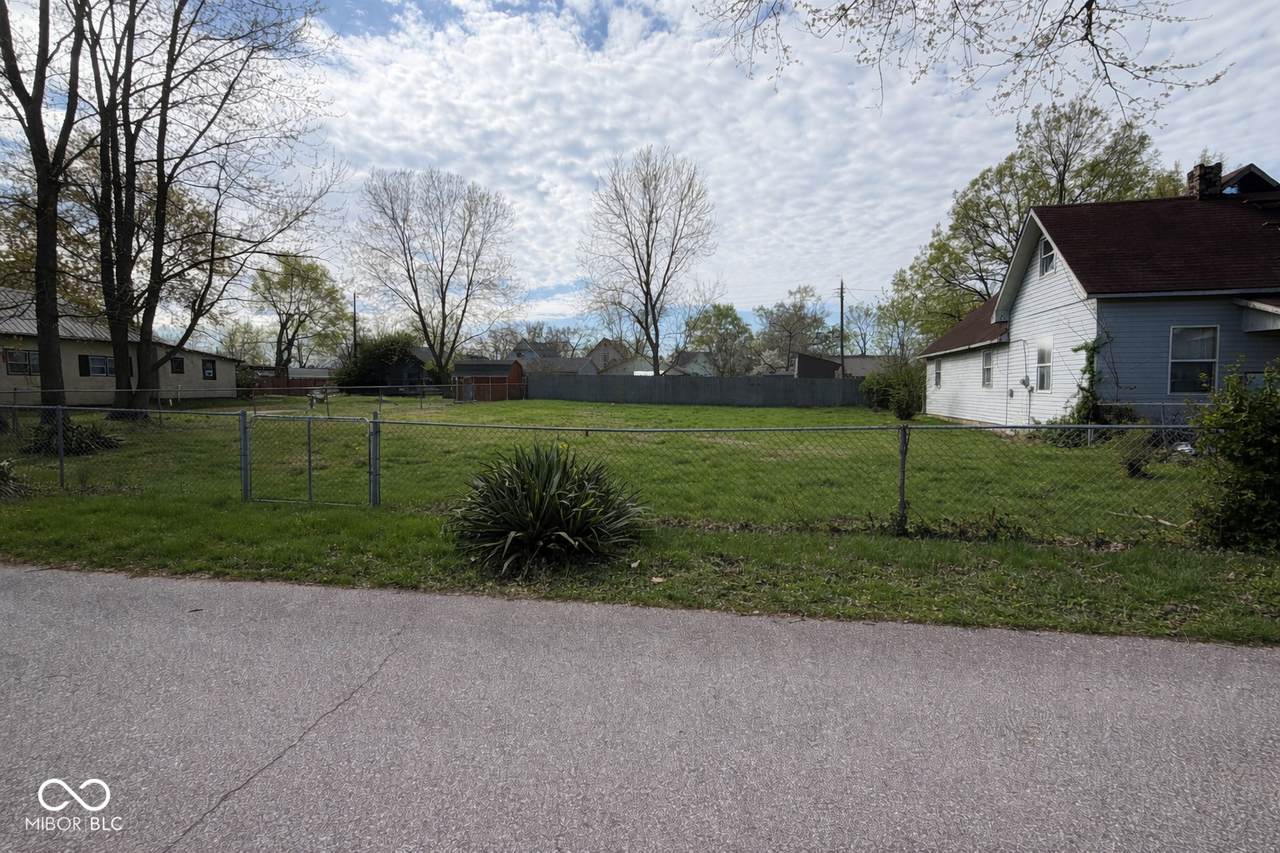 453 Highland Street - Photo 1
