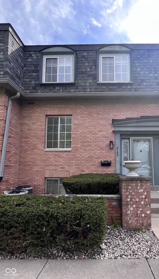5157 Arlington Avenue - Photo 1