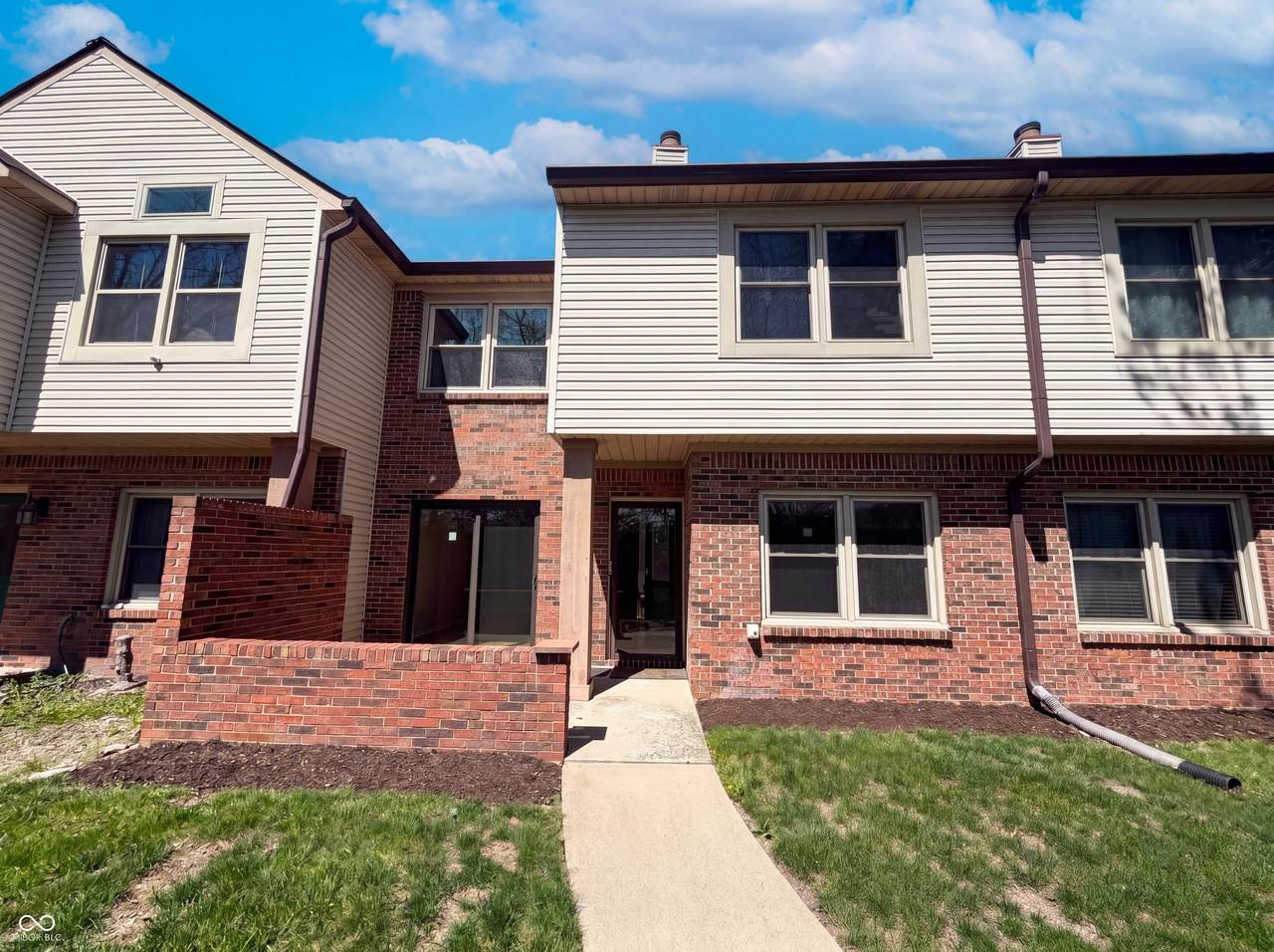 9463 Maple Way - Photo 1