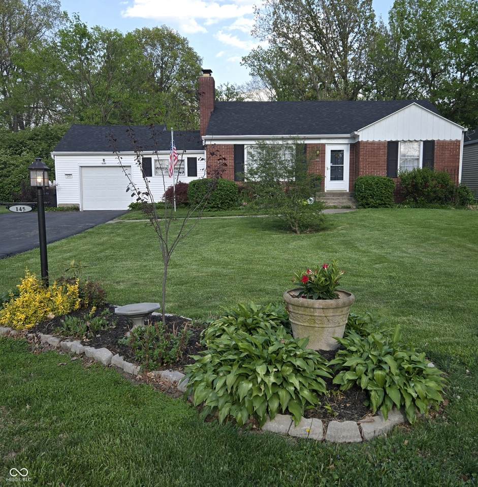 145 Woodside Avenue - Photo 1