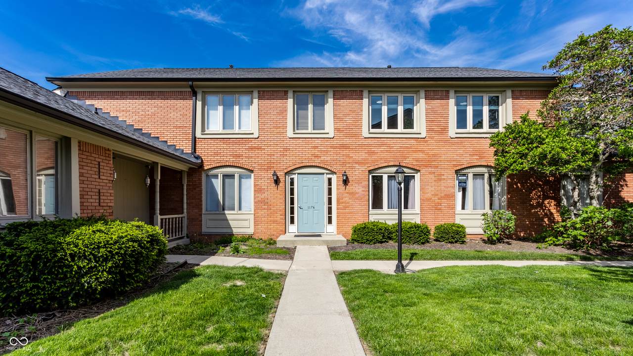 1176 Canterbury Court - Photo 1