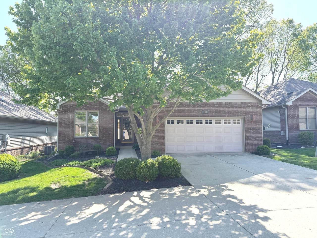 498 Glenview Drive - Photo 1
