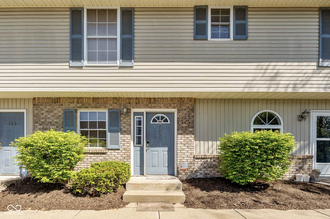 765 Sherwood Hills Drive - Photo 1