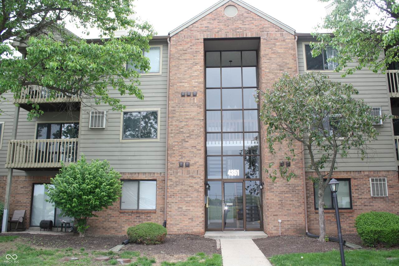 4351 Village Parkway Circle - Photo 1