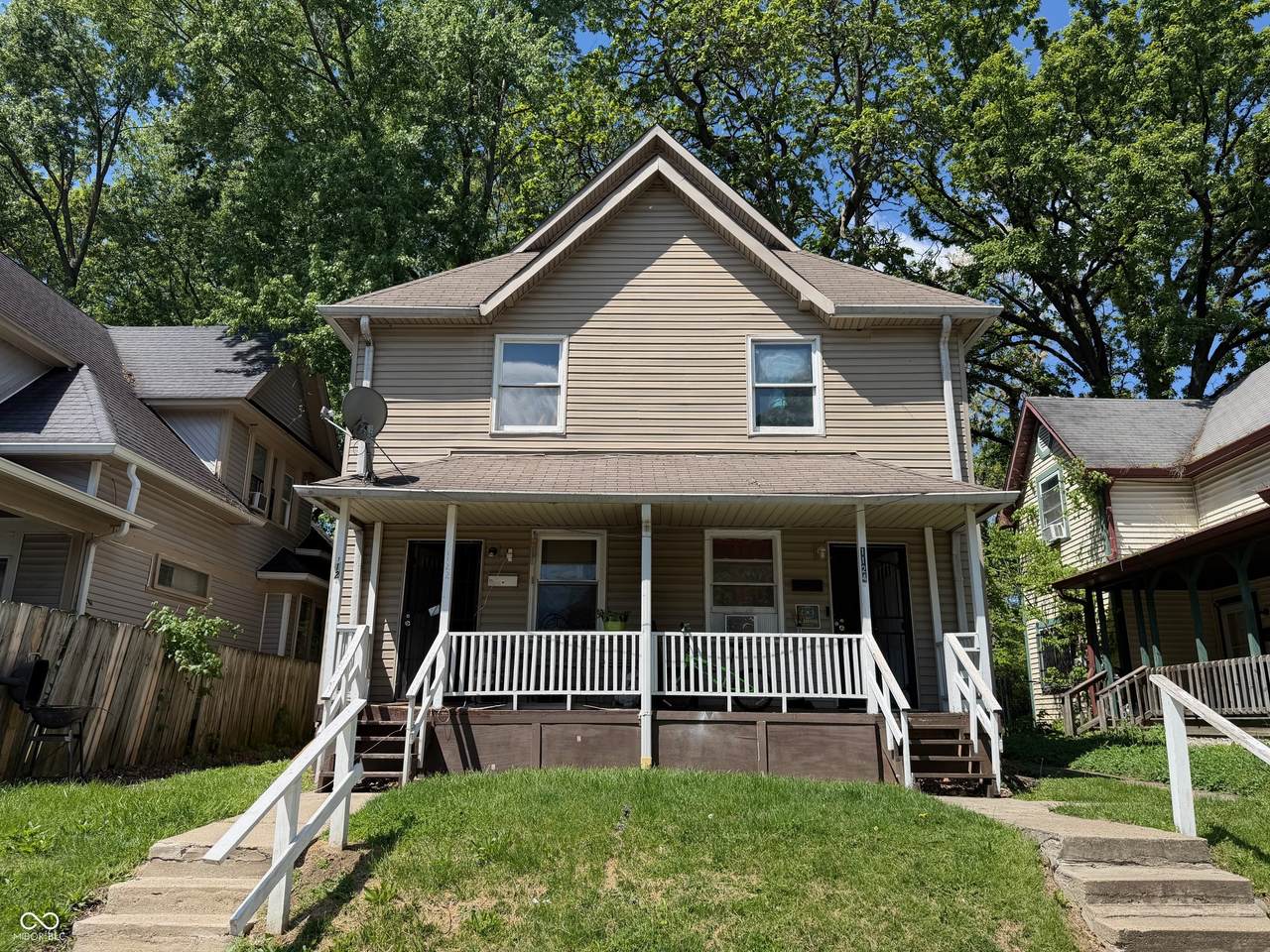 1122 Tuxedo Street - Photo 1