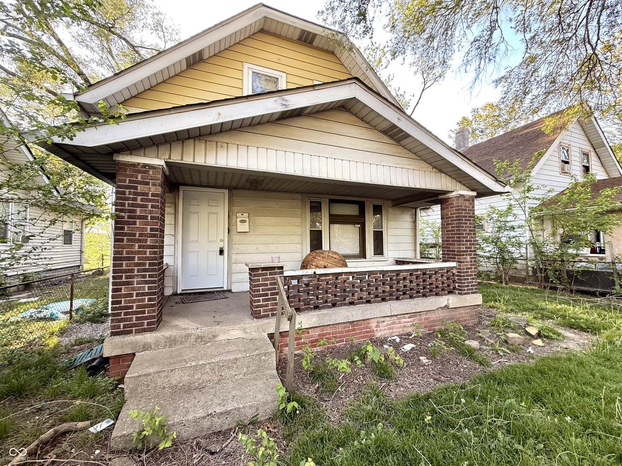 1811 Dexter Street - Photo 1