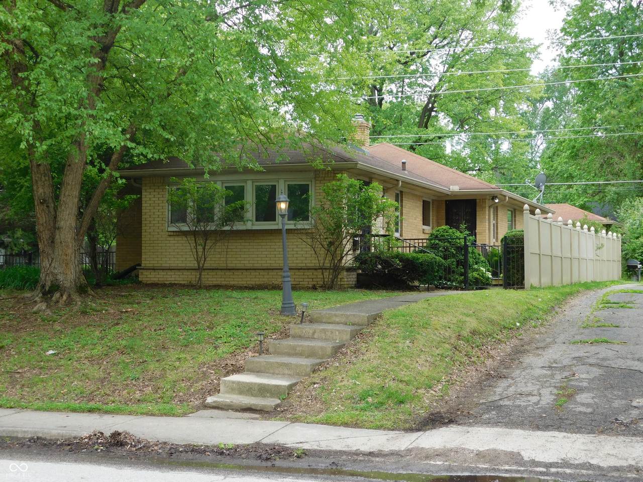 5602 Primrose Avenue - Photo 1