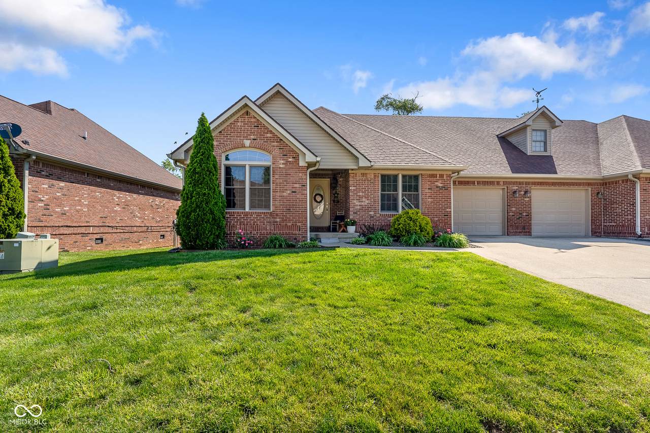 633 Mallards Crossing - Photo 1