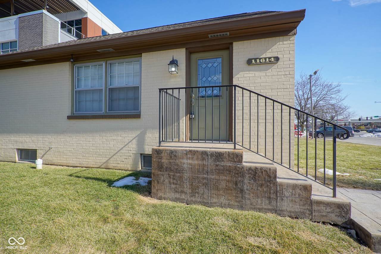 11614 Maple Street - Photo 1