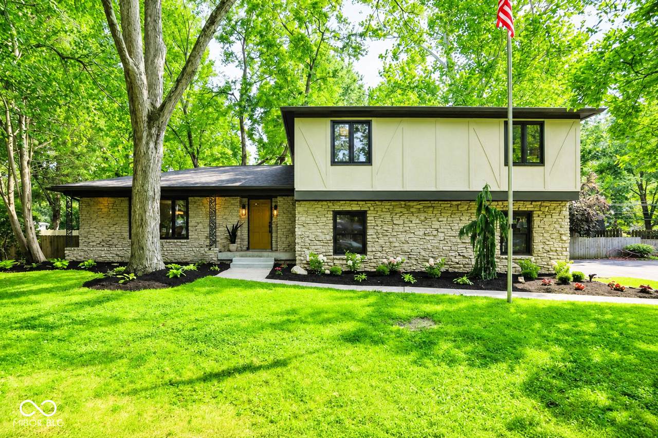 569 King Drive - Photo 1