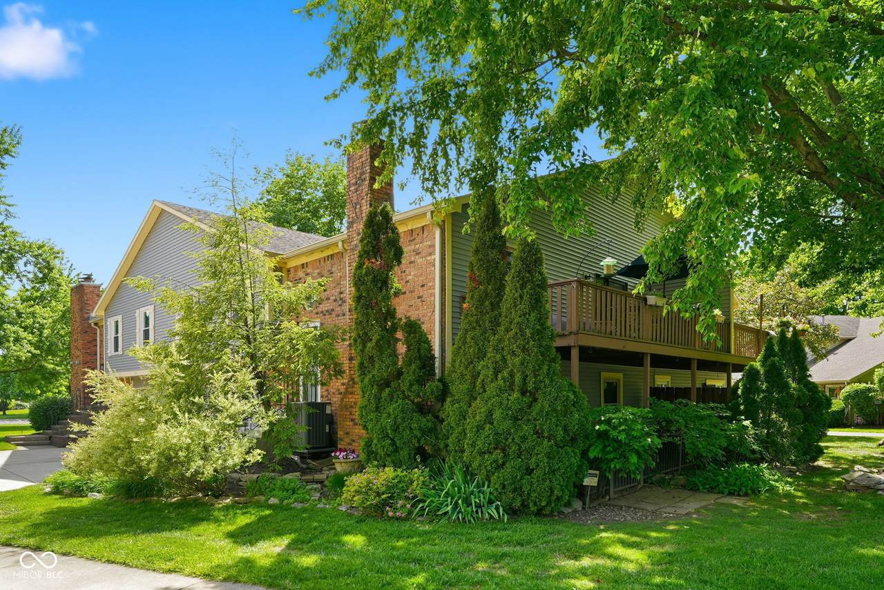 7455 Prairie Lake Drive - Photo 1