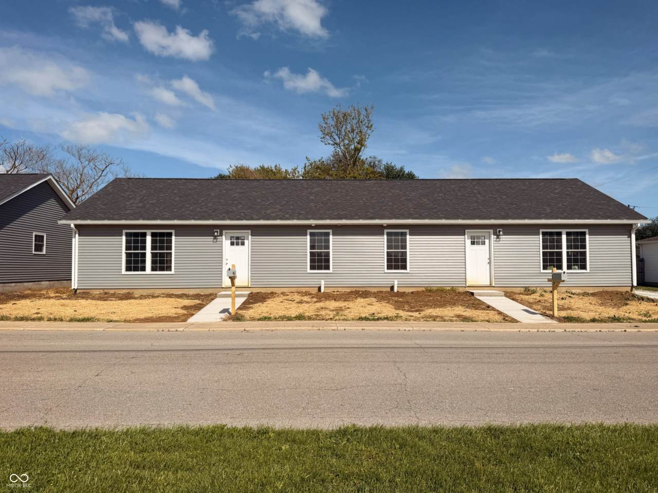 412 Ireland Street - Photo 1
