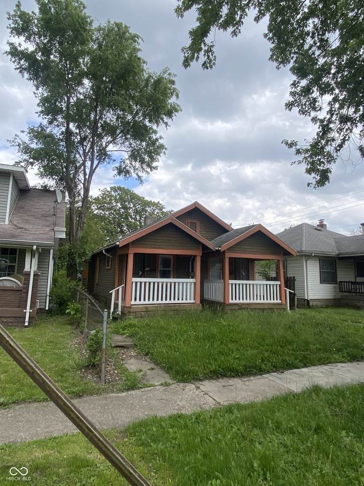 909 Ewing Street - Photo 1