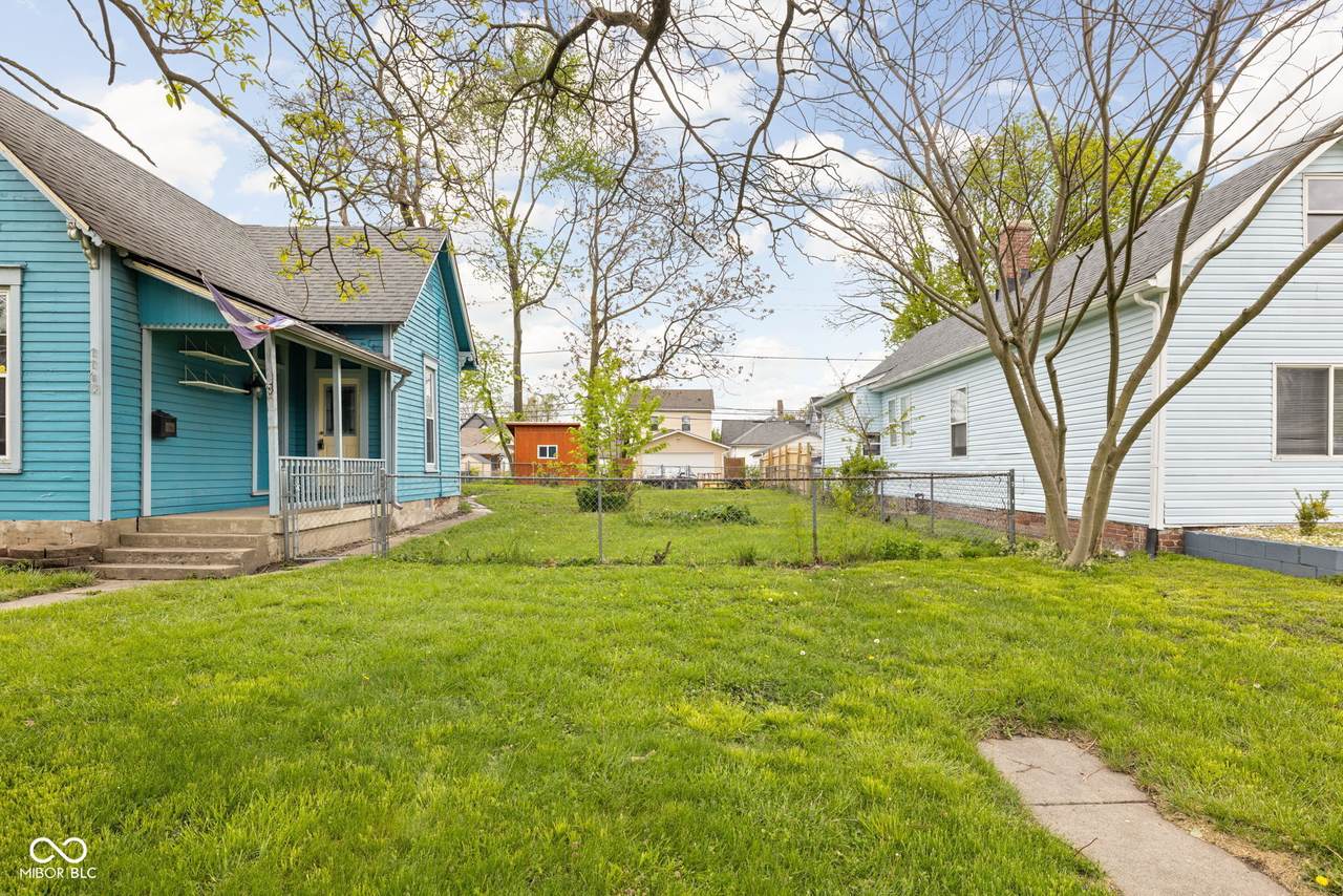 1144 Lexington Avenue - Photo 1