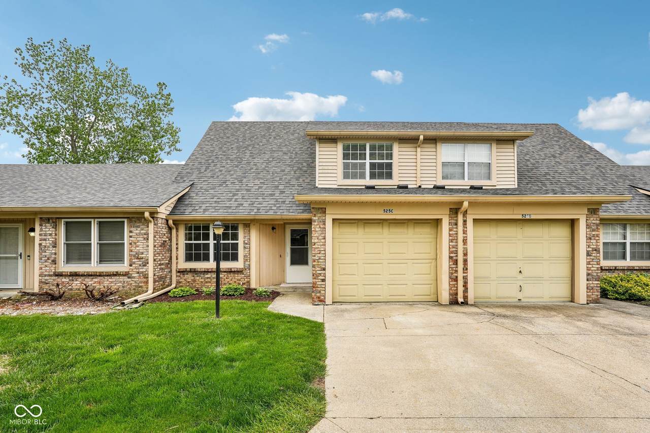 525 Paradise Way - Photo 1
