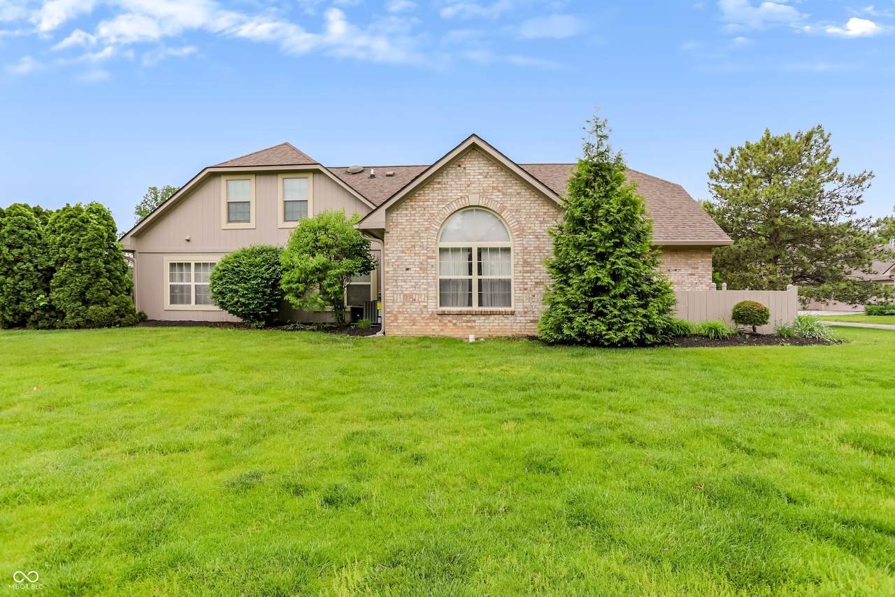 4726 Bridgefield Drive - Photo 1