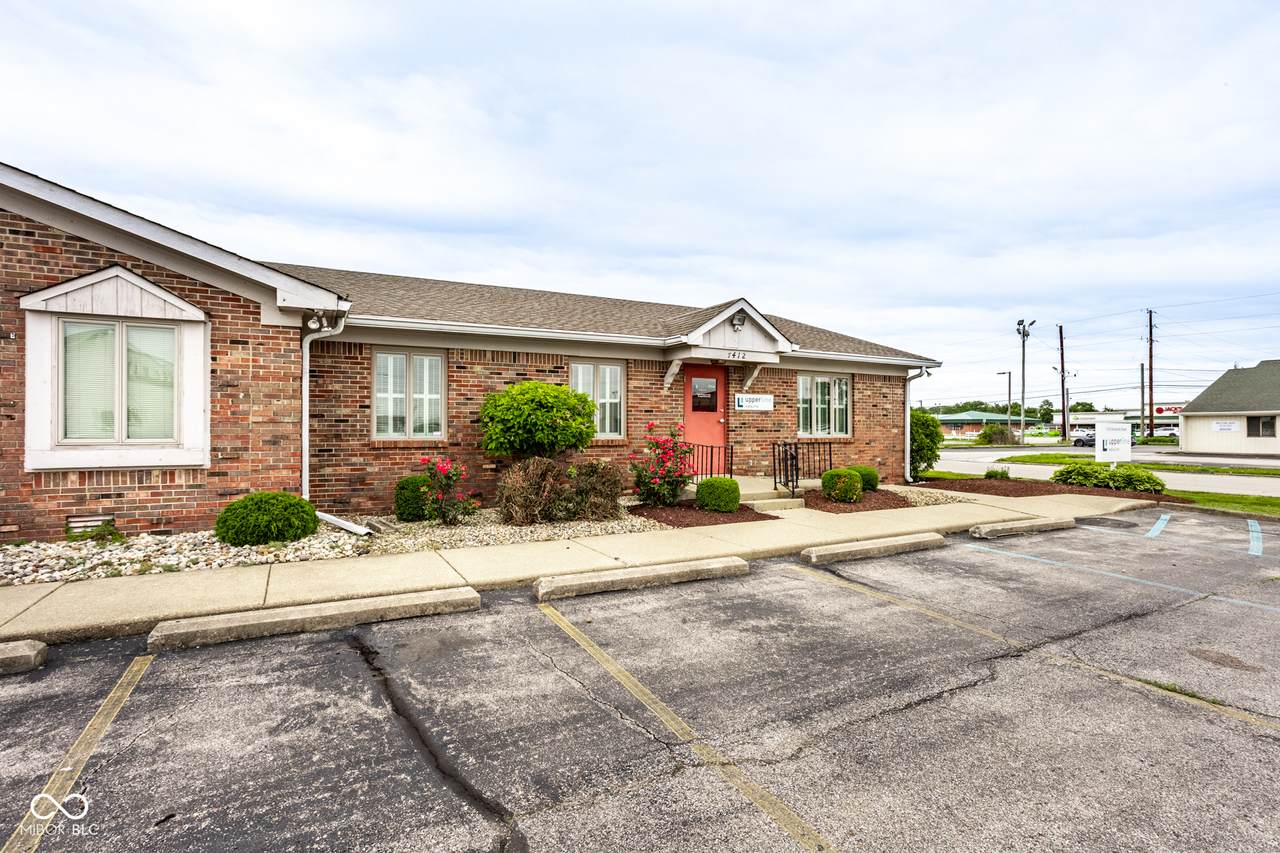 7412 Rockville Road - Photo 1