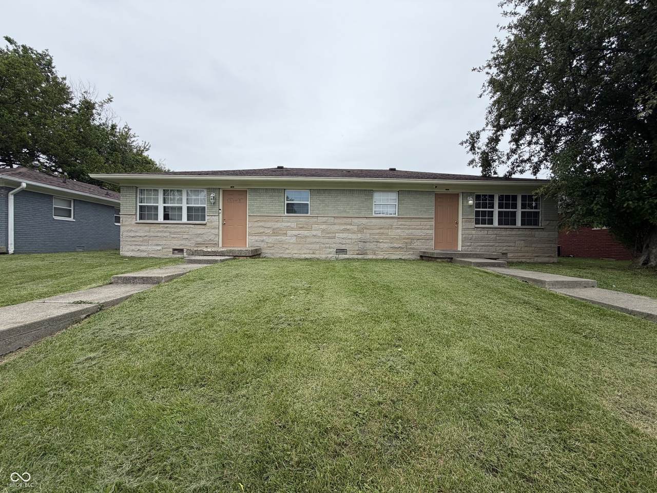 2413 Bolton Avenue - Photo 1
