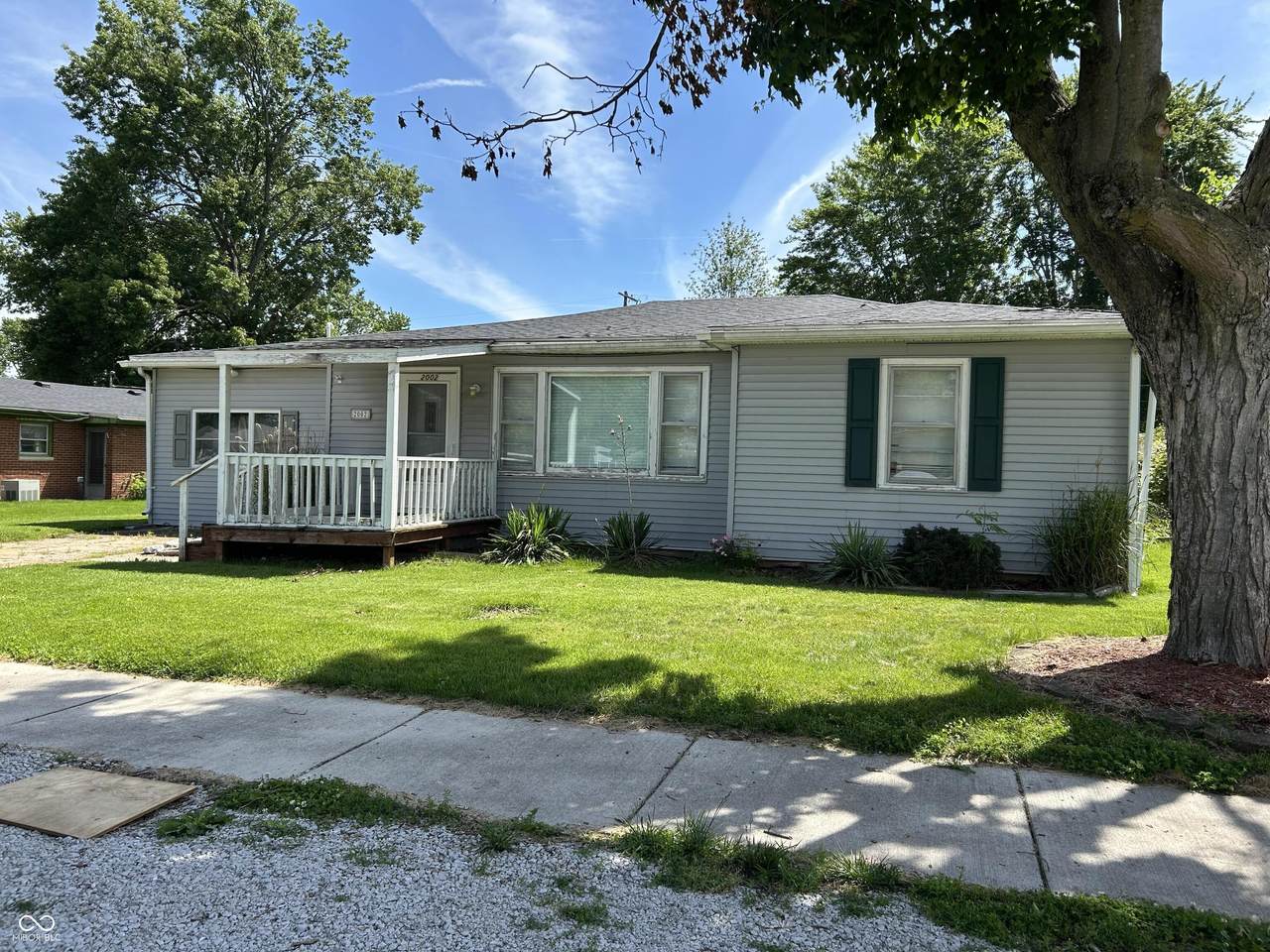2002 Barton Avenue - Photo 1