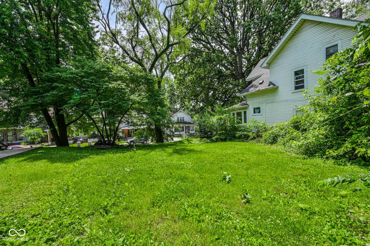 2310 Coyner Avenue - Photo 1