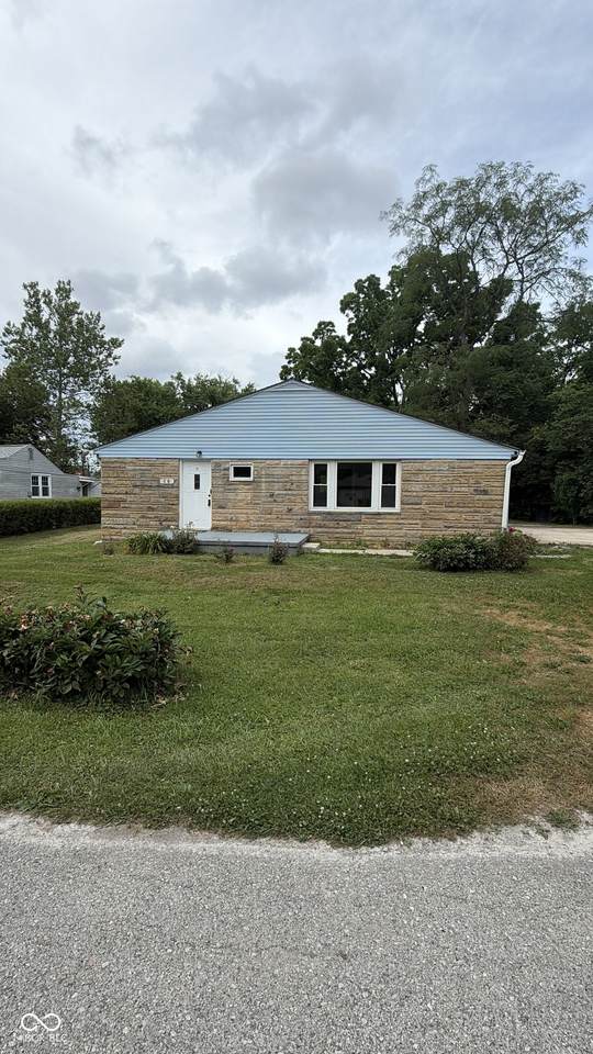 16 Glenda Drive - Photo 1