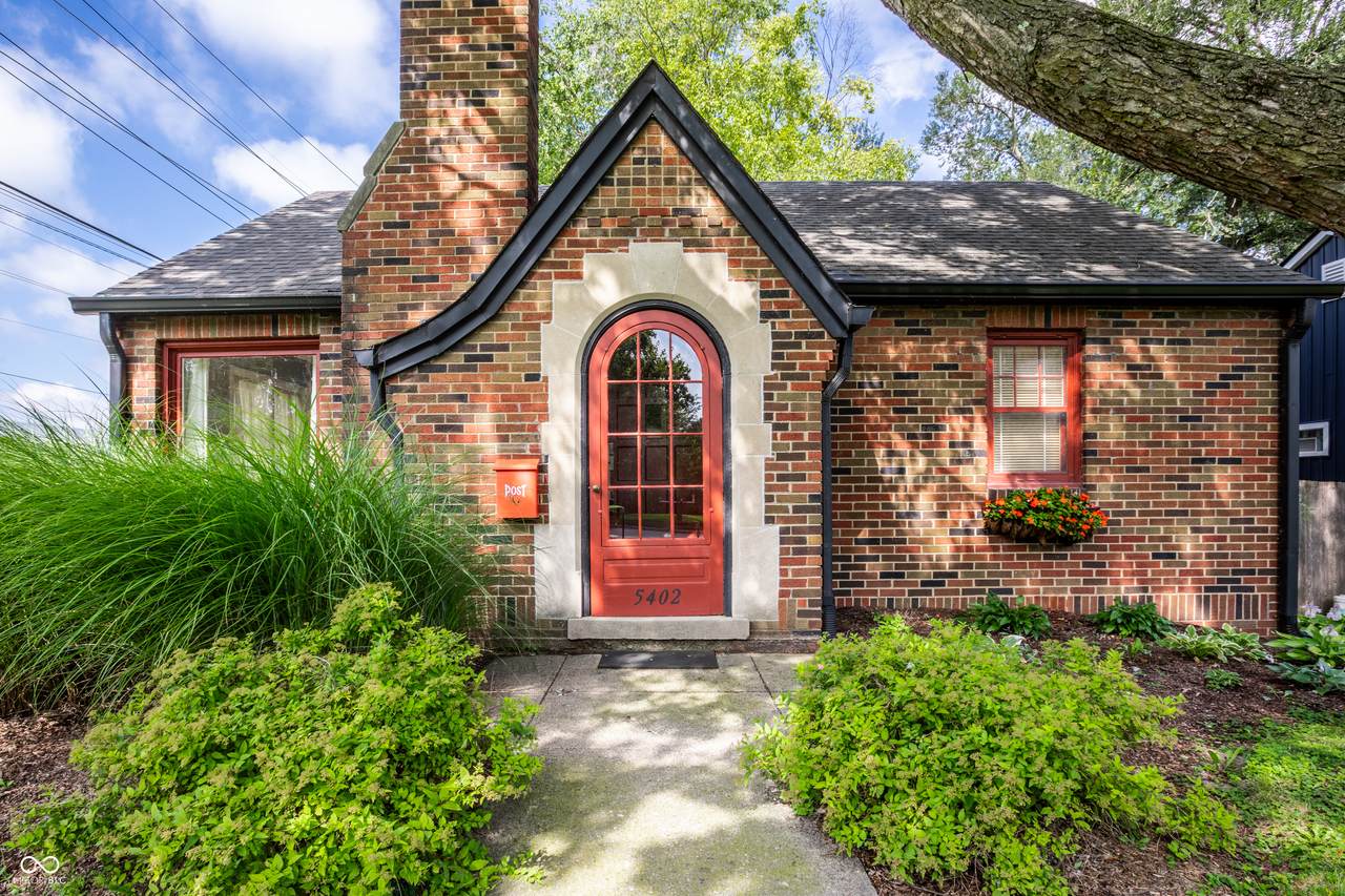 5402 Rosslyn Avenue - Photo 1