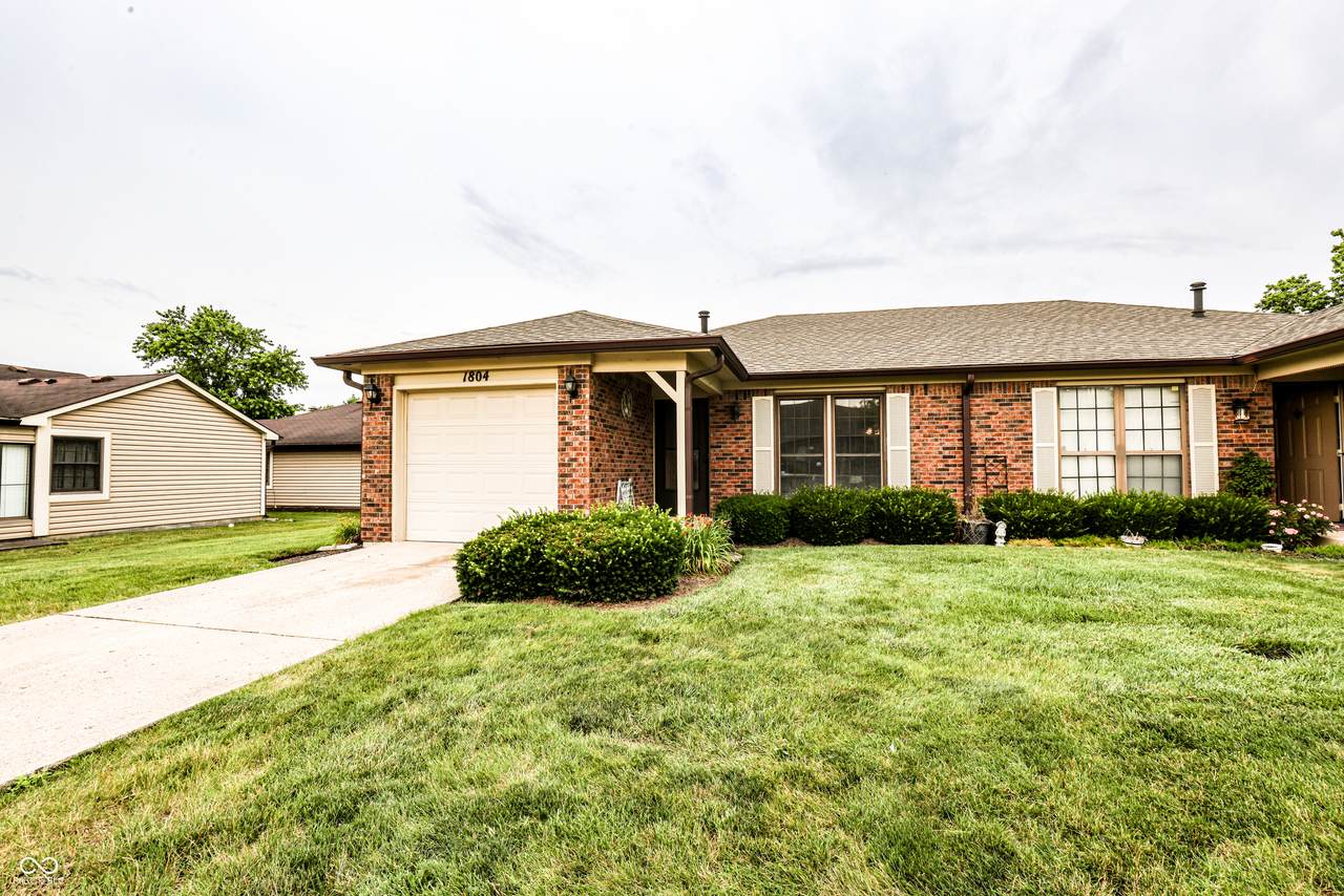 1804 Queensbridge Circle - Photo 1