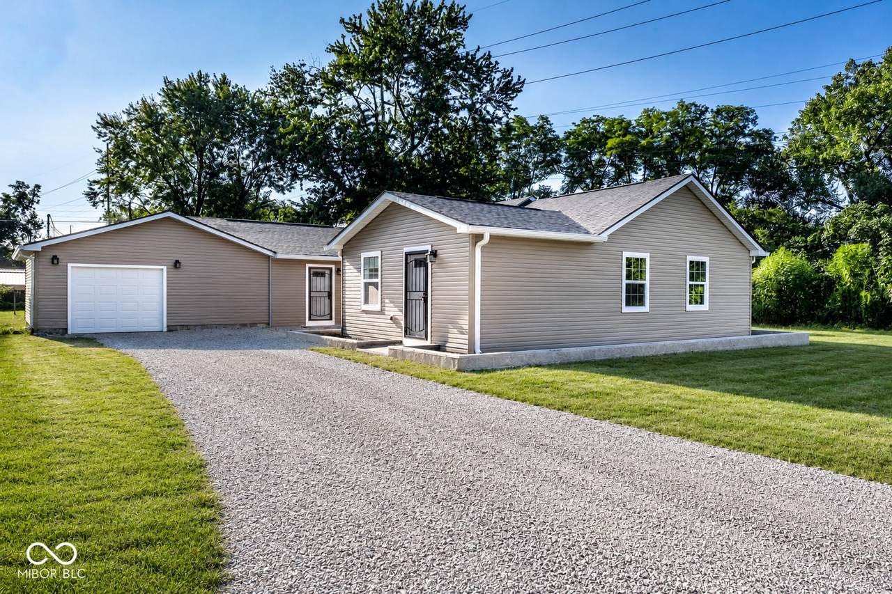 1023 Collier Street - Photo 1