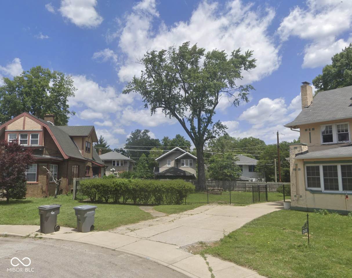 544 Central Court - Photo 1