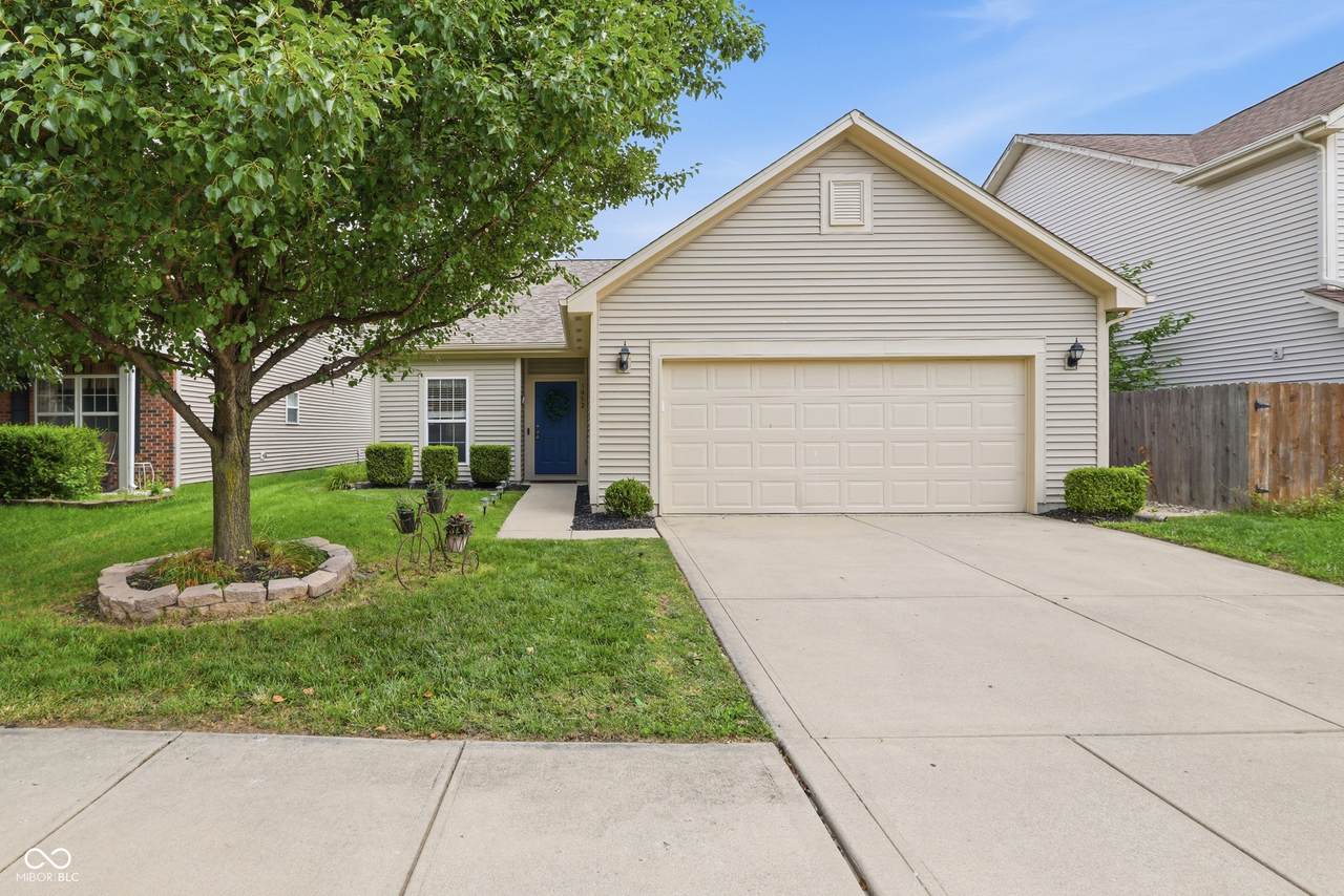 1052 Lichfield Lane - Photo 1