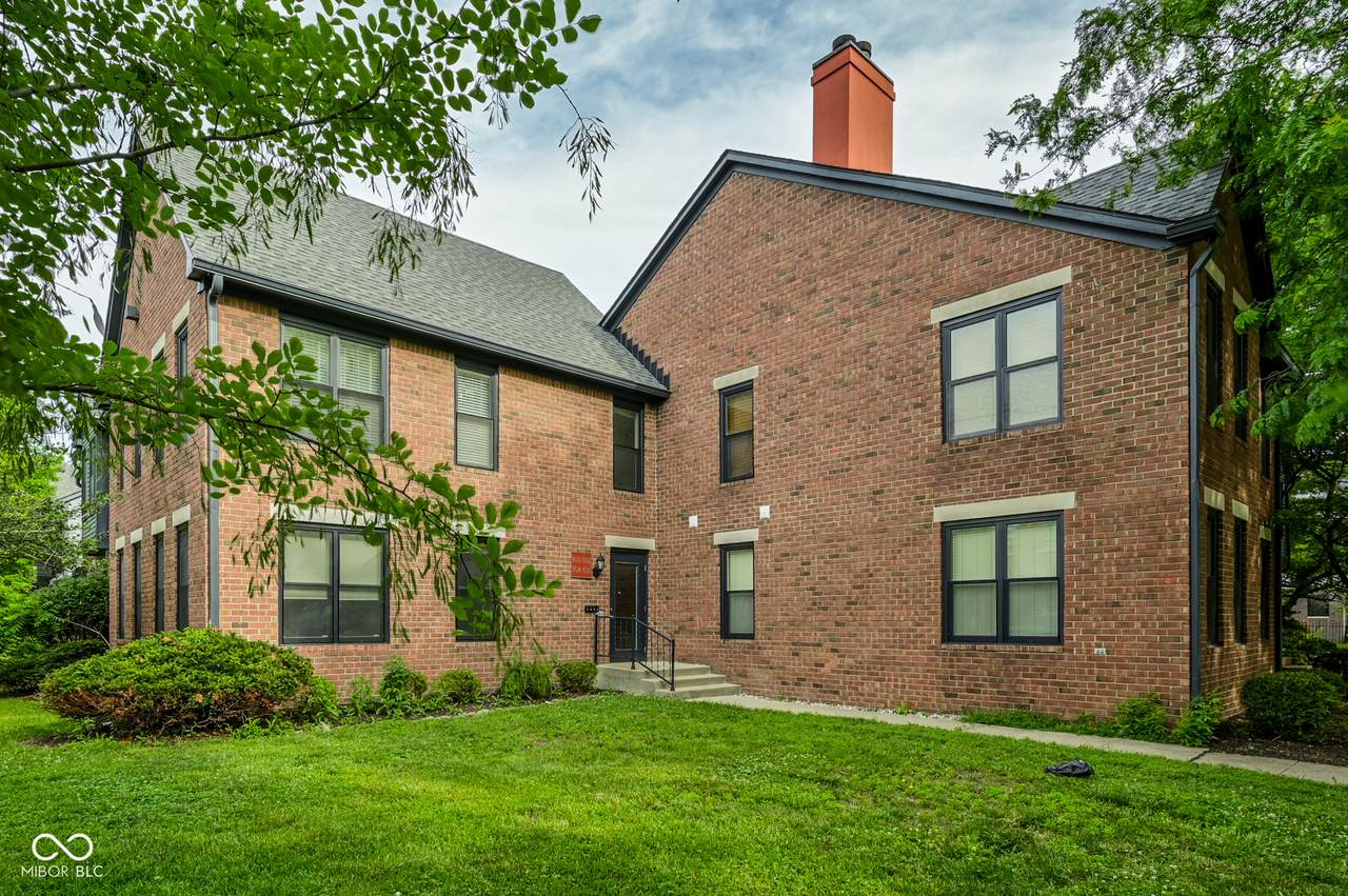 802 Park Avenue - Photo 1