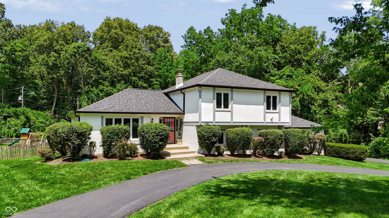 1040 Ridge Court - Photo 1