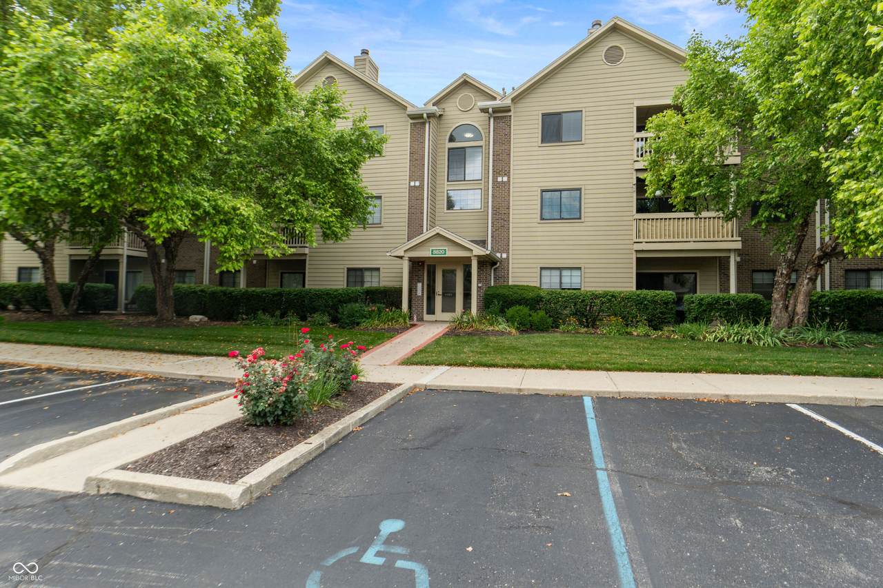 8820 Yardley Court - Photo 1