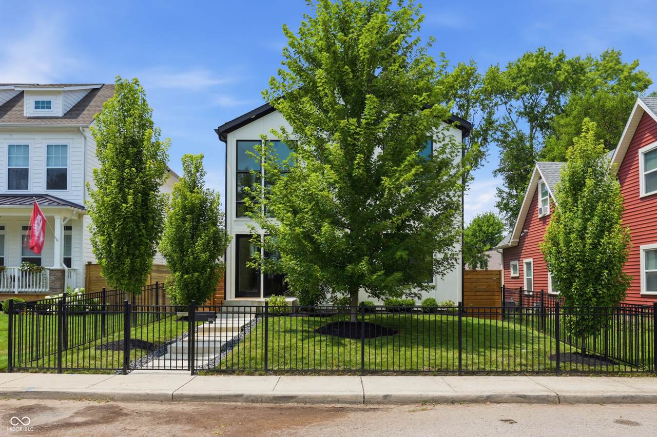1942 Bellefontaine Street - Photo 1