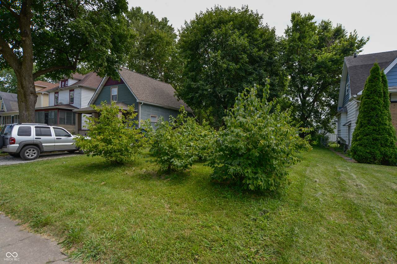 947 34th Street - Photo 1