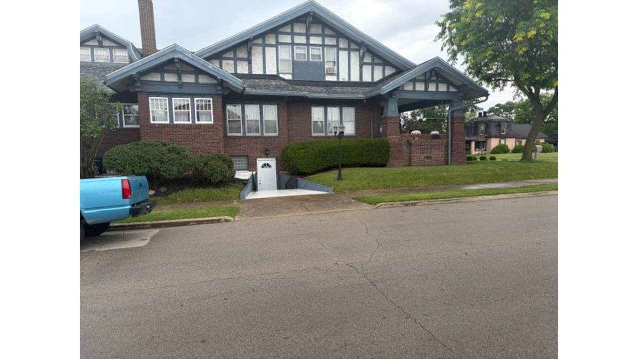 401 Washington - Photo 1