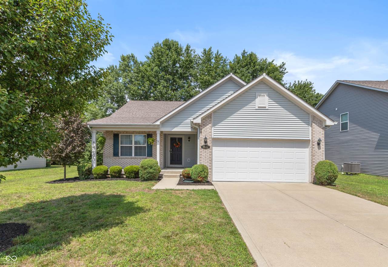 8842 Benjamin Lane - Photo 1
