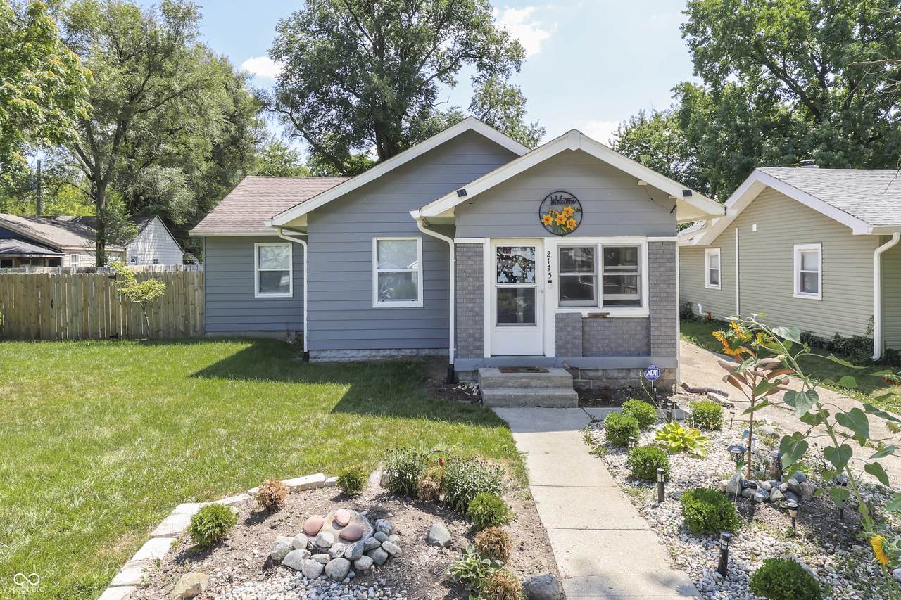 2175 Kildare Avenue - Photo 1