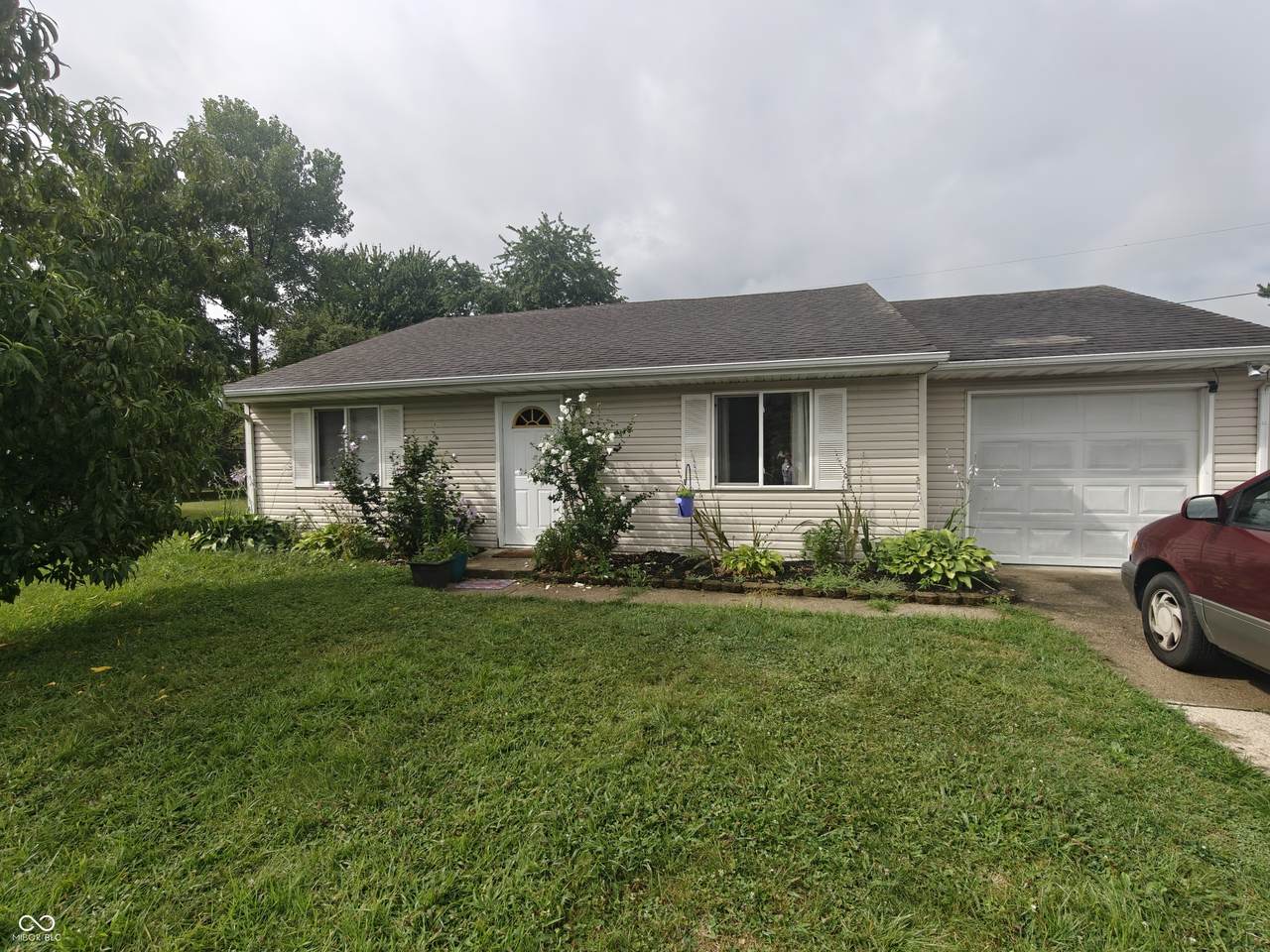 2124 Poncianni Avenue - Photo 1