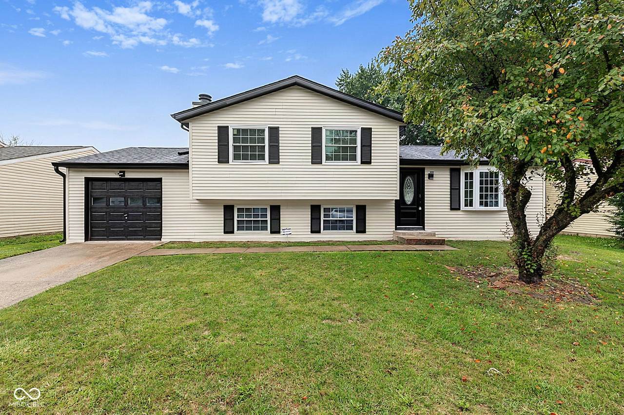 921 Waring Drive - Photo 1