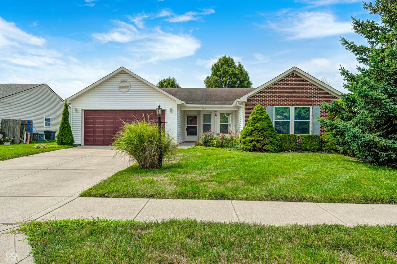 1707 Brookview Drive - Photo 1