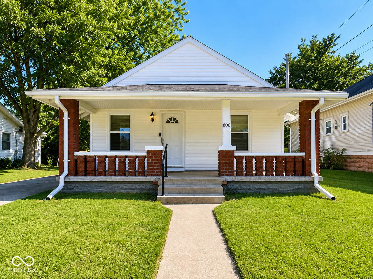 806 Burlington Drive - Photo 1