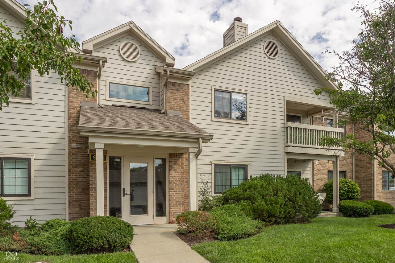 946 Lenox Lane - Photo 1