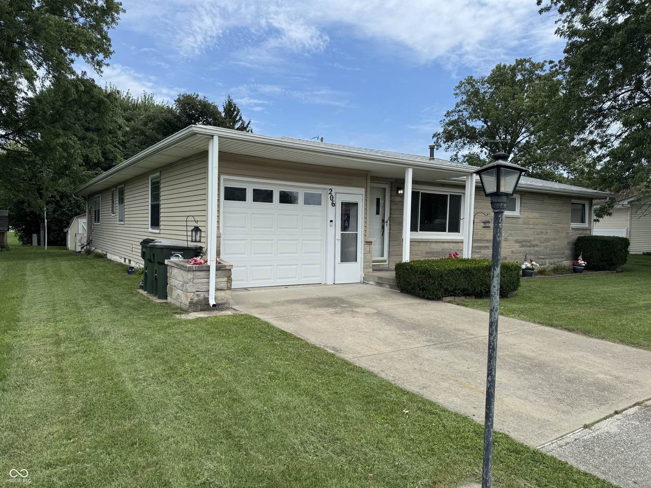 206 5th Street - Photo 1