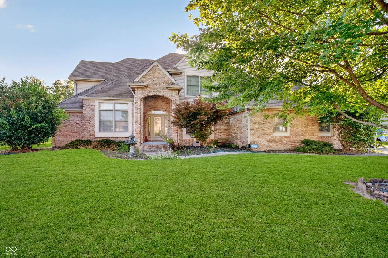 842 Eastgate Drive - Photo 1