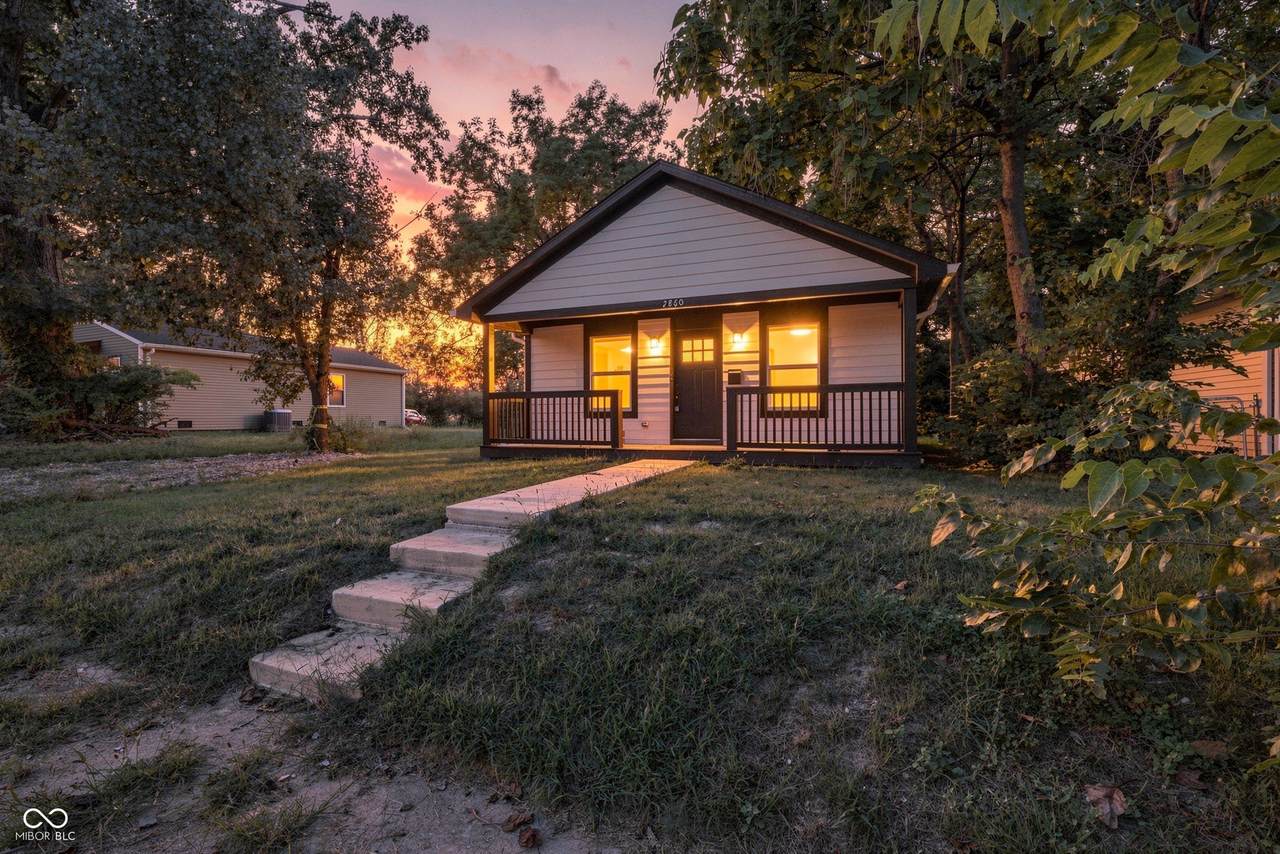 2860 Chester Avenue - Photo 1