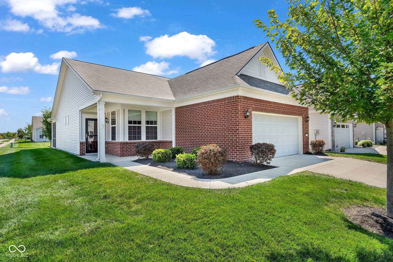 4727 Lilac Drive - Photo 1