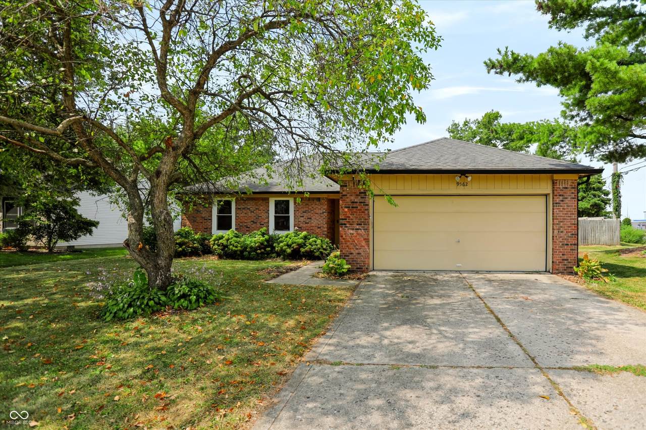 9562 Falkirk Drive - Photo 1