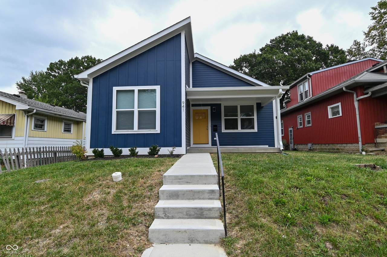 941 Bradley Avenue - Photo 1