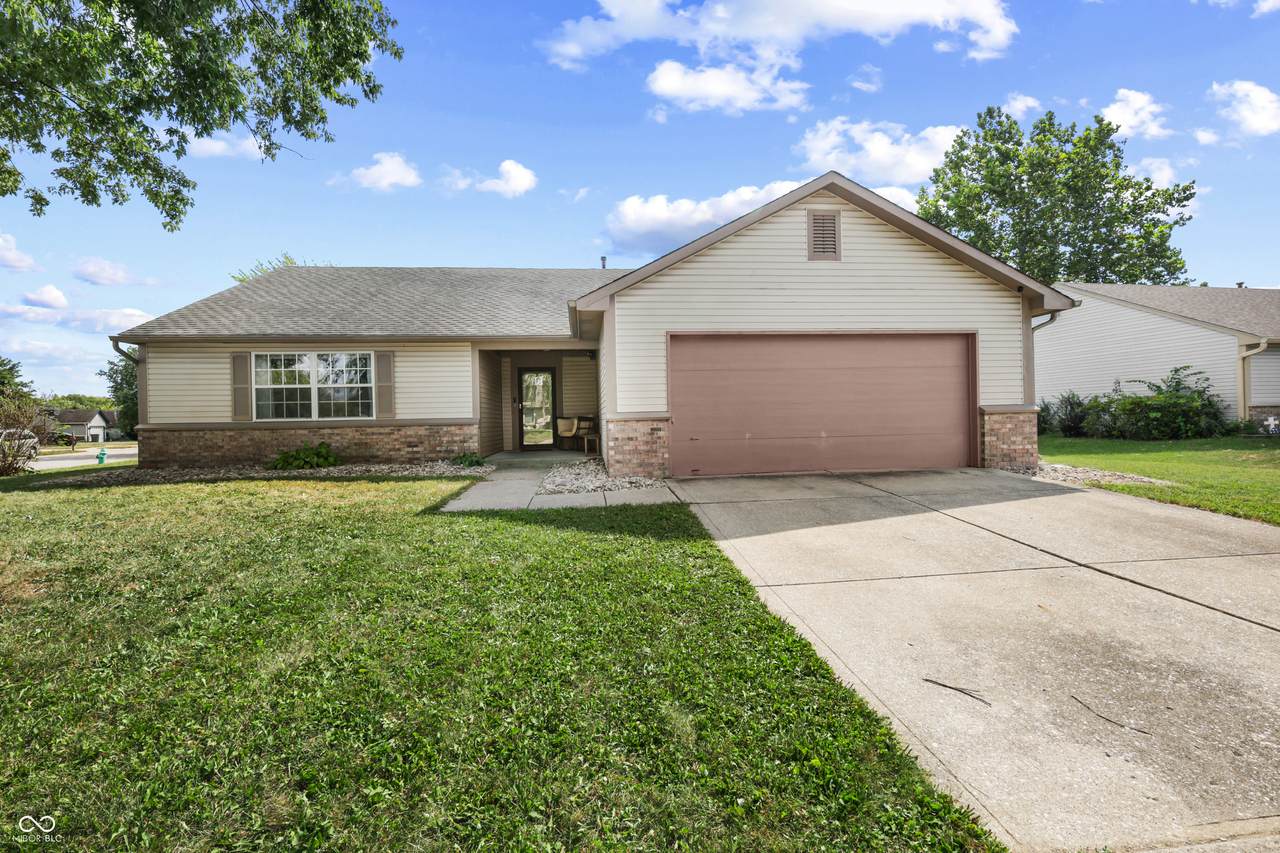 6039 Janel Circle - Photo 1